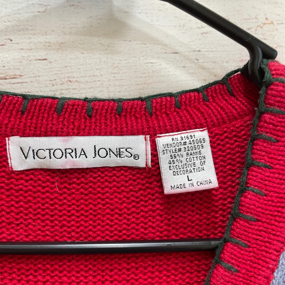 VINTAGE VICTORIA JONES EMBROIDERED PATCHWORK SWEATER VEST - Picture 9 of 9